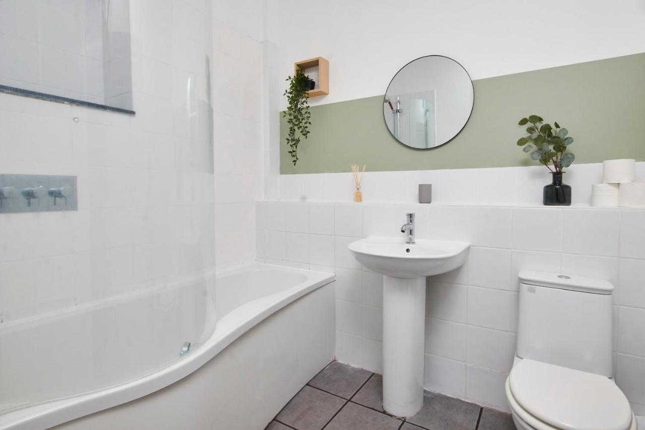 Wonderful Apartment In Bath With Garden - Sleeps 8 Esterno foto