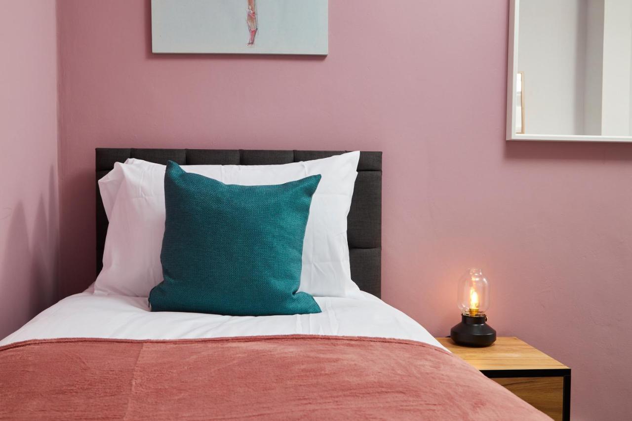 Wonderful Apartment In Bath With Garden - Sleeps 8 Esterno foto